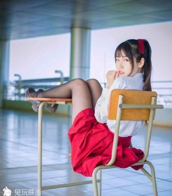 欧美时尚小吊带背心_BD韩语高清视频播放