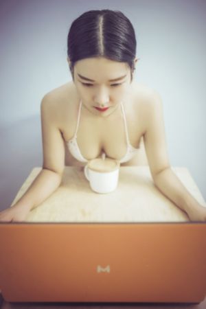 欧美人与动物大片_90分钟完整视频视频大全