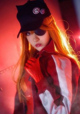 欧美高端定制女装_1080高清完整版播放